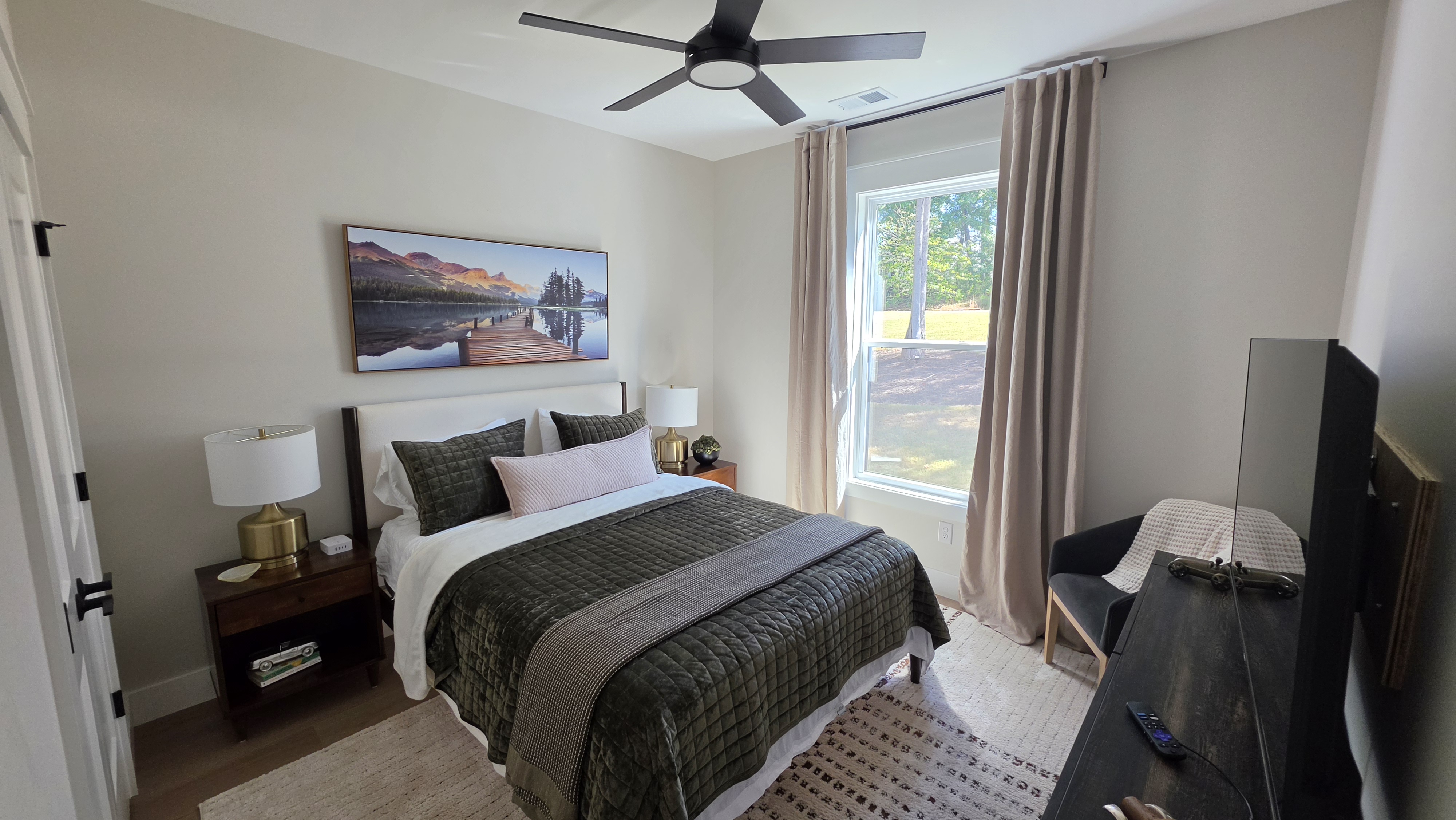 Guest bedroom at The Dove